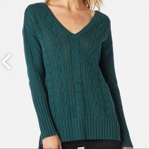 JUSTFAB green cable knit vneck sweater, large